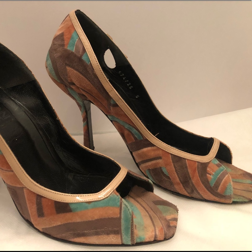 GIANNI VERSACE VERO CUOIO OPEN TOE SUEDE HEELS